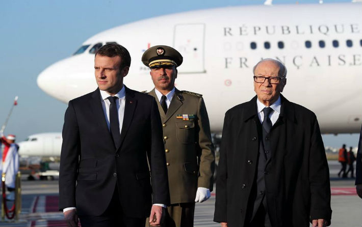 Macron en Tunisie : Jasmin étiolé, pain et funambulisme