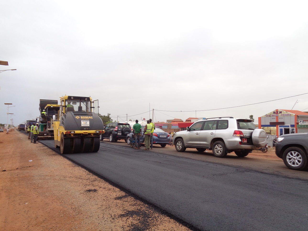 Réhabilitation du boulevard des Tensoba : Satisfecit du ministre Bougouma Réhabilitation du boulevard des Tensoba : Satisfecit du ministre Bougouma