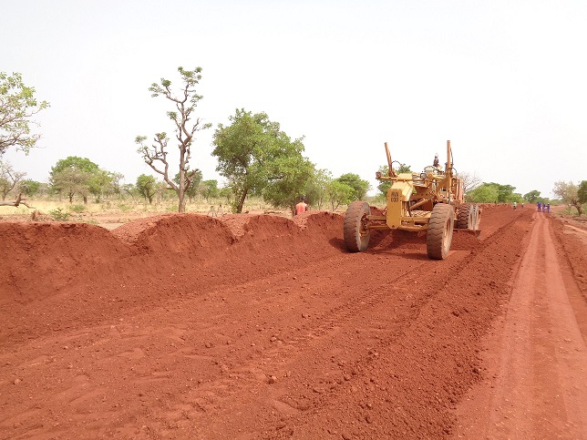 Bitumage des nationales 10 et 21 : Malgré les retards, les Samos auront bientôt leur goudron Bitumage des nationales 10 et 21 : Malgré les retards, les Samos auront bientôt leur goudron