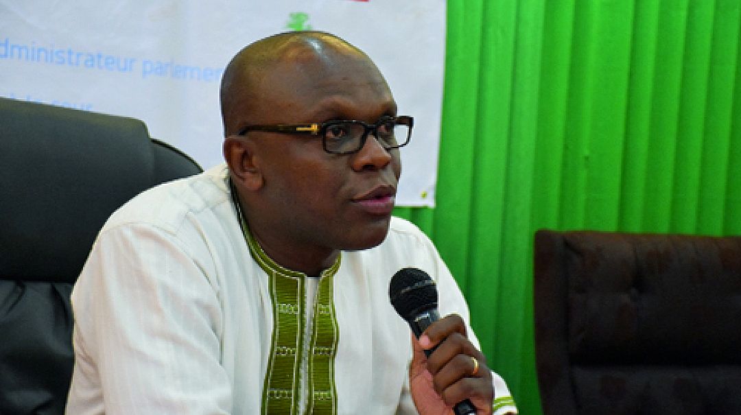 Hausse du prix des hydrocarbures: « il n’y aura pas de révision des prix avant 3 mois » Rémis Dandjinou Hausse du prix des hydrocarbures: « il n’y aura pas de révision des prix avant 3 mois » Rémis Dandjinou