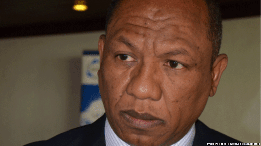 Madagascar  : Christian Ntsay et les eaux troubles insulaires