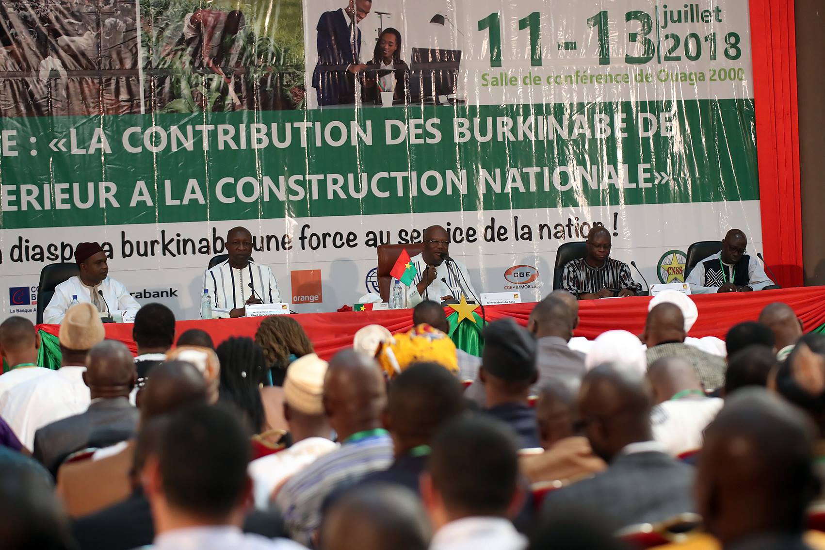 Forum national de la diaspora : Roch Kaboré répond aux préoccupations de ses compatriotes Forum national de la diaspora : Roch Kaboré répond aux préoccupations de ses compatriotes