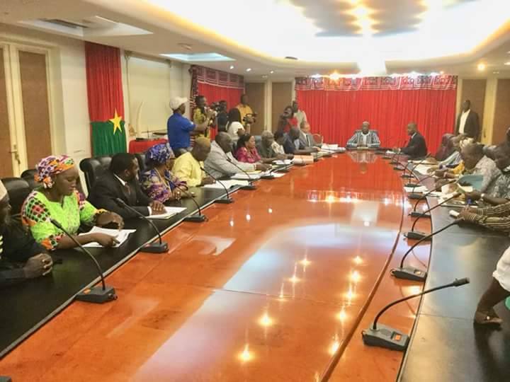 Crise dans le secteur de l’huilerie au Burkina : Gouvernement et acteurs préparent une solution définitive Crise dans le secteur de l’huilerie au Burkina : Gouvernement et acteurs préparent une solution définitive