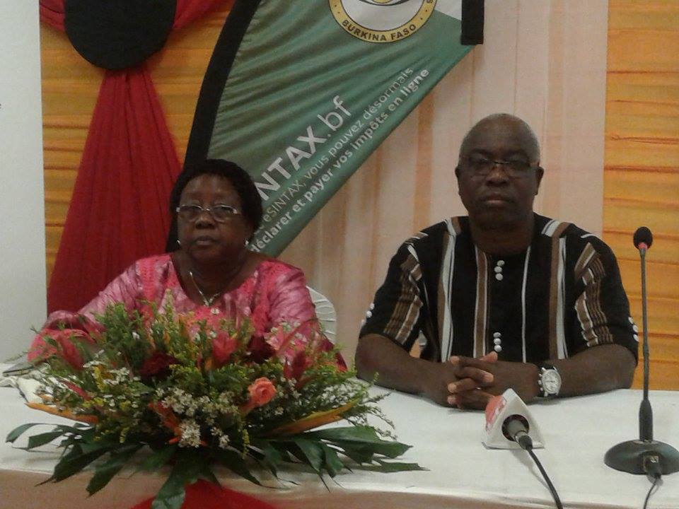 Télédéclaration et télépaiement des impôts : eSINTAX vendu au Top 100 des contribuables Télédéclaration et télépaiement des impôts : eSINTAX vendu au Top 100 des contribuables