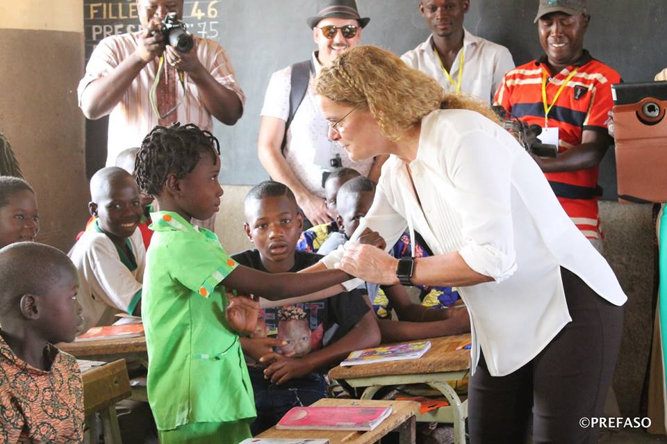 La gouverneure du Canada dans une école à Koubri : Julie Payette au CP1 de Tangsèga La gouverneure du Canada dans une école à Koubri : Julie Payette au CP1 de Tangsèga