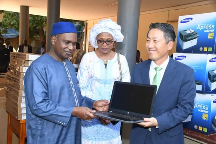 Coopération Burkina/Corée du Sud : Alpha Barry reçoit un don de matériels de 90 millions de FCFA