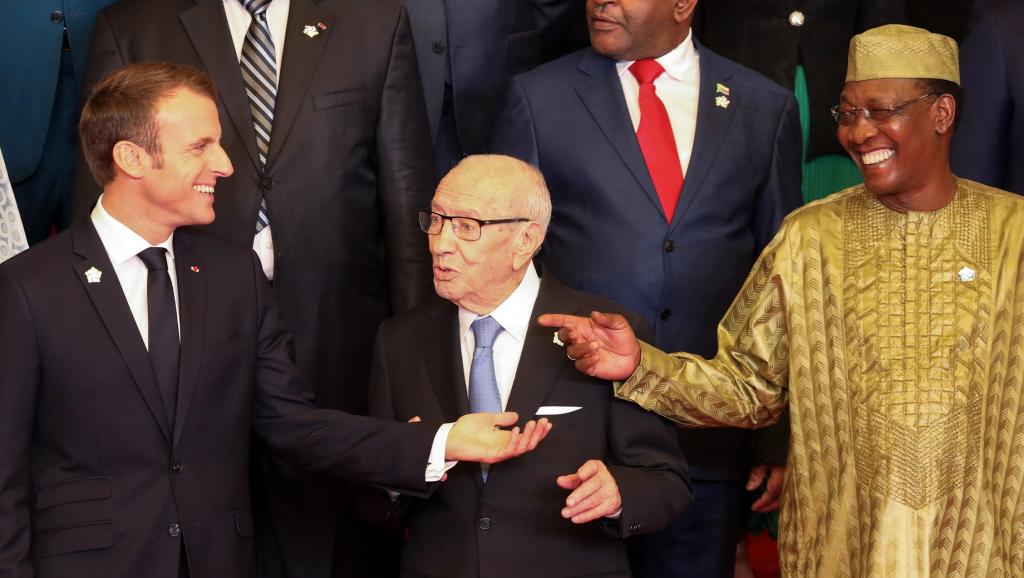 Réveillon du père Noël-Macron avec Barkhane au Tchad : Il faut bien soutenir le maillon fort Déby ! Réveillon du père Noël-Macron avec Barkhane au Tchad : Il faut bien soutenir le maillon fort Déby !