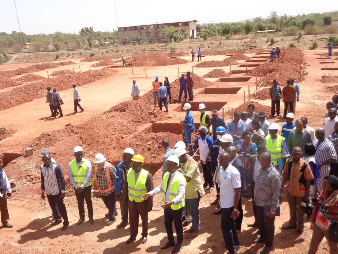 Construction de l’usine d’égrenage de Koudougou : Le ministre de l’Industrie évalue  le taux d’exécution à 55%