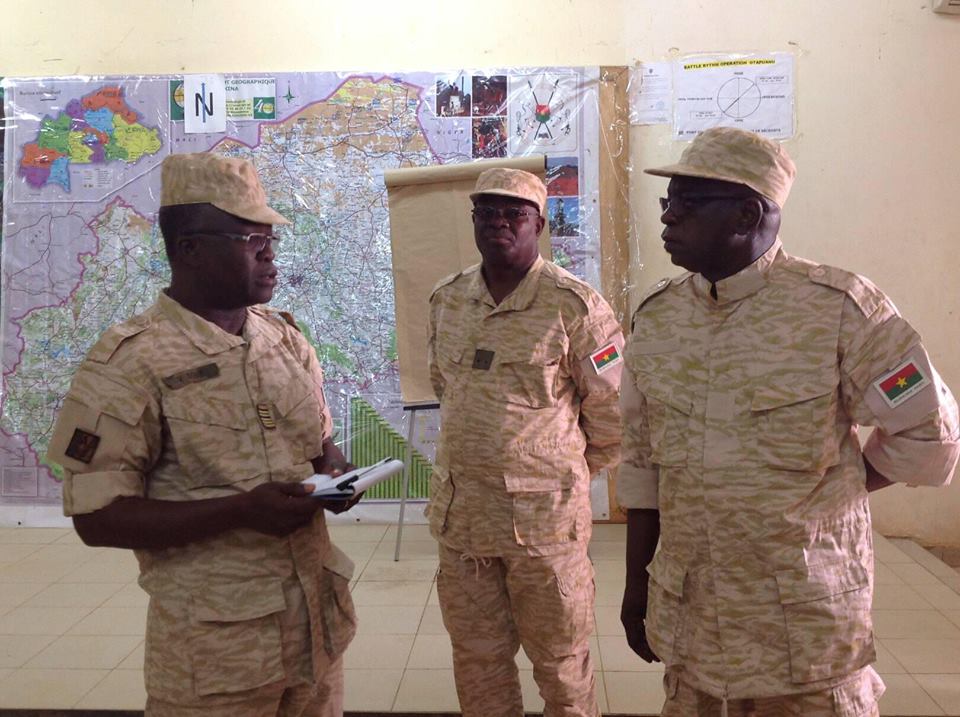 Région de l’Est : le ministre Chériff Sy aux côtés de la troupe Région de l’Est : le ministre Chériff Sy aux côtés de la troupe