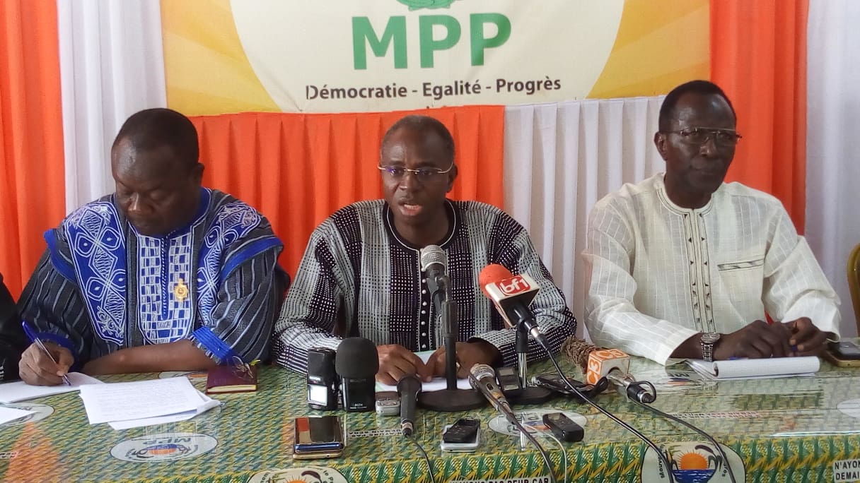 Dialogue politique Majorité –Opposition : Les préalables du CFOP comme Tempo Dialogue politique Majorité –Opposition : Les préalables du CFOP comme Tempo