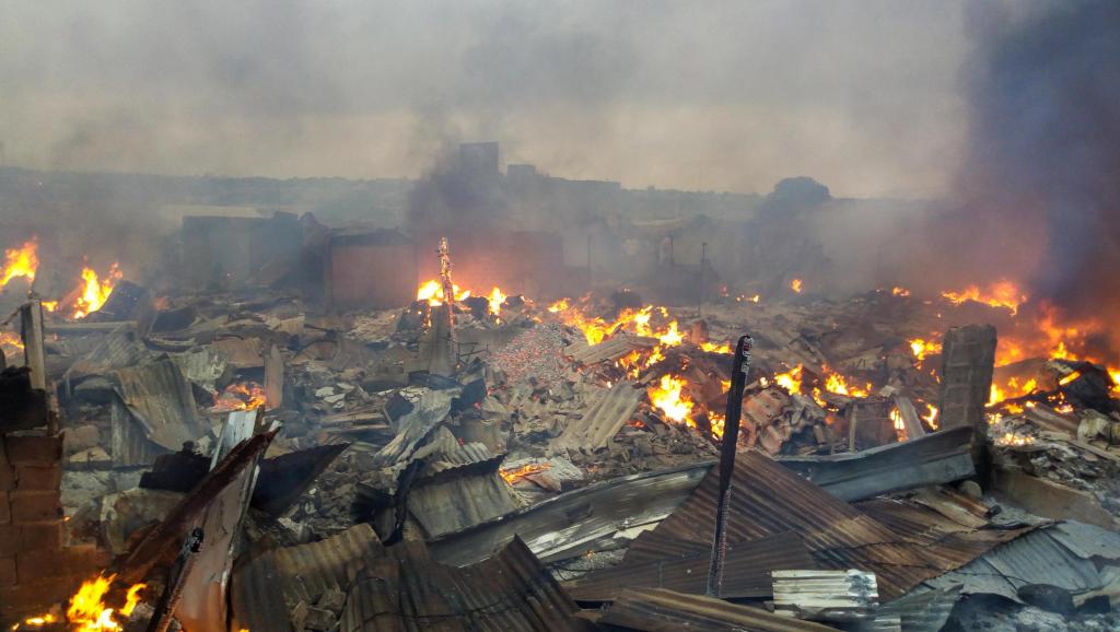Incendie du marché de Bouaké en Côte d’Ivoire : Sonnez le tocsin, l’Afrique aussi est en flammes, quoique…