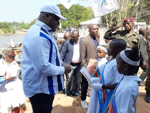 Tshisekedi à Zongo : Fatshi ratisse large au Sud-Oubangui Tshisekedi à Zongo : Fatshi ratisse large au Sud-Oubangui
