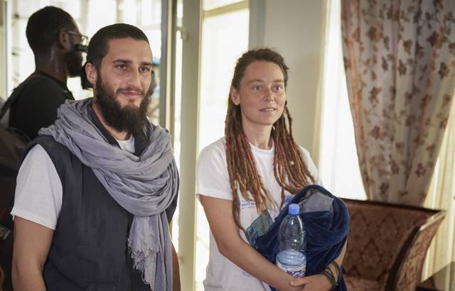 Une Canadienne et un Italien libérés au Mali : 3e image d’Epinal de Kidal, mais on attend Petronin et Dr Elliot … Une Canadienne et un Italien libérés au Mali : 3e image d’Epinal de Kidal, mais on attend Petronin et Dr Elliot …