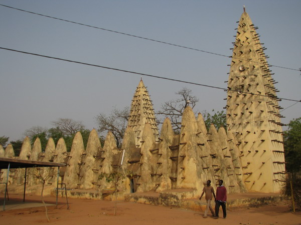 Réhabilitation de la vieille mosquée de Dioulassobâ : Un rêve qui prend corps malgré des difficultés Réhabilitation de la vieille mosquée de Dioulassobâ : Un rêve qui prend corps malgré des difficultés