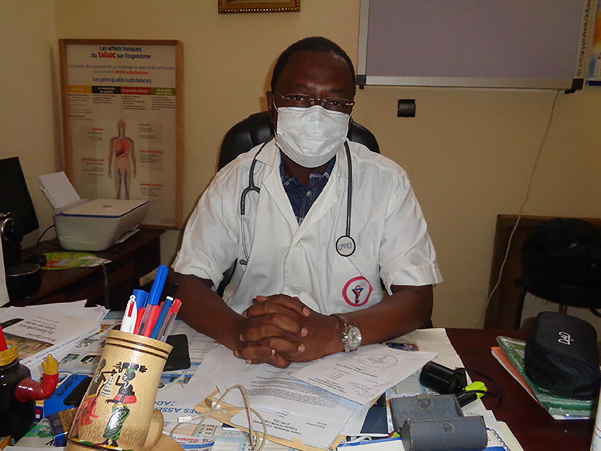 Pr Georges Ouédraogo à propos de l’embolie pulmonaire : «Une maladie grave qui met vite en jeu le pronostic vital» Pr Georges Ouédraogo à propos de l’embolie pulmonaire : «Une maladie grave qui met vite en jeu le pronostic vital»