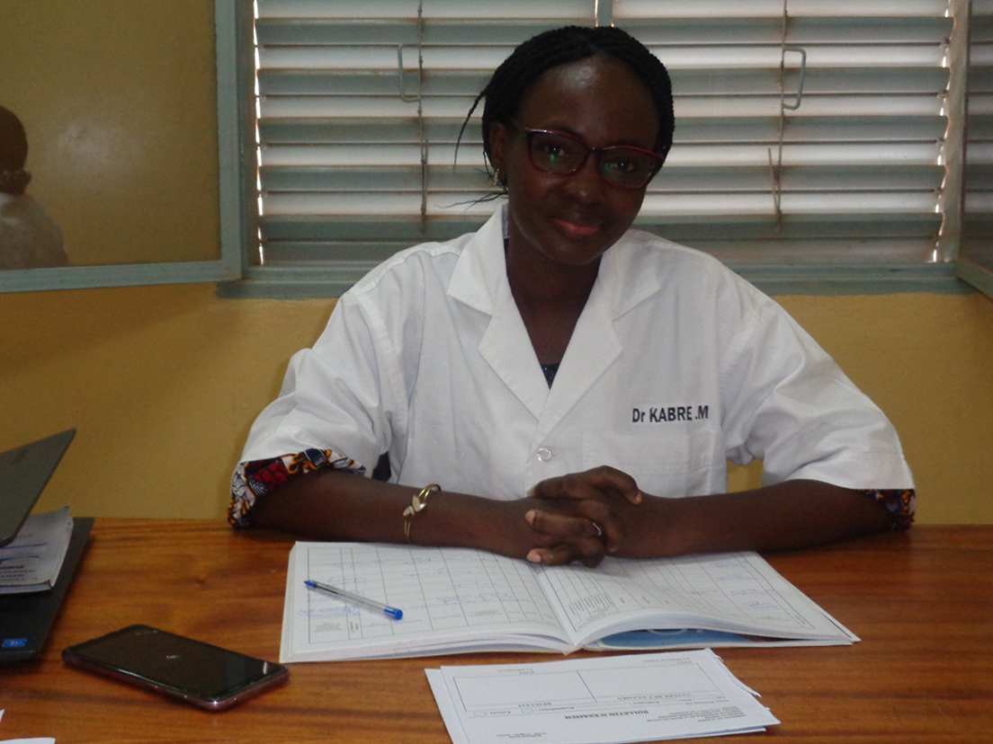 Dr Mireille Kabré à propos des toxidermies : «Tous les médicaments que nous prenons peuvent donner des réactions cutanées» Dr Mireille Kabré à propos des toxidermies : «Tous les médicaments que nous prenons peuvent donner des réactions cutanées»