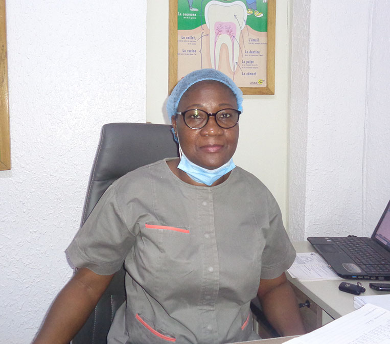 Dr Carole Ouédraogo, chirurgien-dentiste : «Des complications de carie non prises en charge peuvent conduire à la mort» Dr Carole Ouédraogo, chirurgien-dentiste : «Des complications de carie non prises en charge peuvent conduire à la mort»