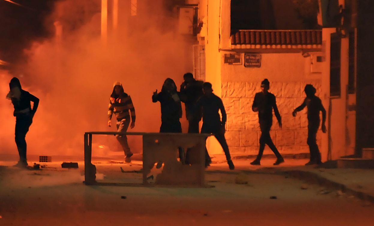 Violences en Tunisie en 2021 : Le fantôme de Mohamed Bouazizi rôde sur l’après Ben Ali
