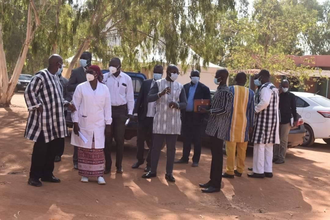 Le Pr Charlemagne sur les lieux de dépistage de la Covid-19 : «Motifs de satisfaction, malgré les 13 velléités de fraudes à l’aéroport» Le Pr Charlemagne sur les lieux de dépistage de la Covid-19 : «Motifs de satisfaction, malgré les 13 velléités de fraudes à l’aéroport»