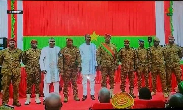 Prestation de serment du président du Faso: l’image qui dérange et qui interroge !