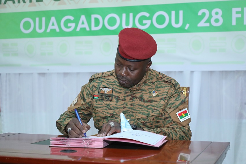 Dialogue avec les terroristes : vers une paix des braves de 2 ans signée entre le Burkina et les Katibas ?