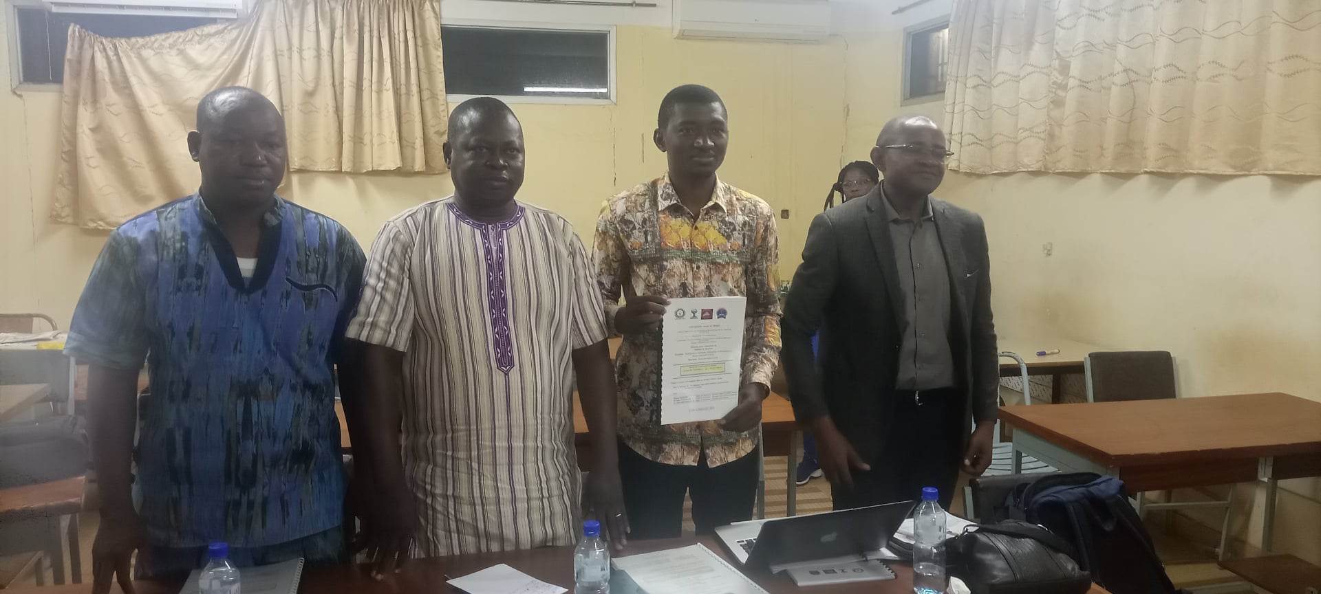 Soutenance à l’UFR/SEA : Abdou Raim Ouéda obtient son Master II avec «l’approche KEMIRA» et «ELECTRE» Soutenance à l’UFR/SEA : Abdou Raim Ouéda obtient son Master II avec «l’approche KEMIRA» et «ELECTRE»