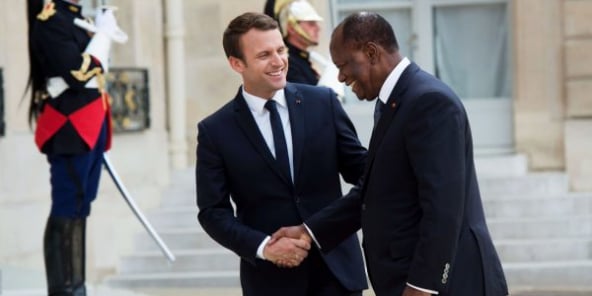 Ouattara chez Macron : Difficile costume pour l’illustre sapeur-pompier ivoirien