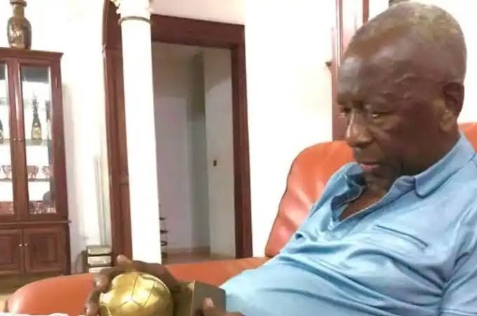 Cameroun :Jean Manga-Onguéné, une légende s’en va, l’histoire demeure ! Cameroun :Jean Manga-Onguéné, une légende s’en va, l’histoire demeure !